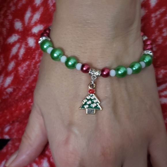 Handmade Small Xmas Tree 7.5" bracelet - Picture 1 of 6